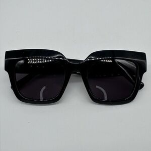 MCM707S Black Sunglasses | Bold Frame